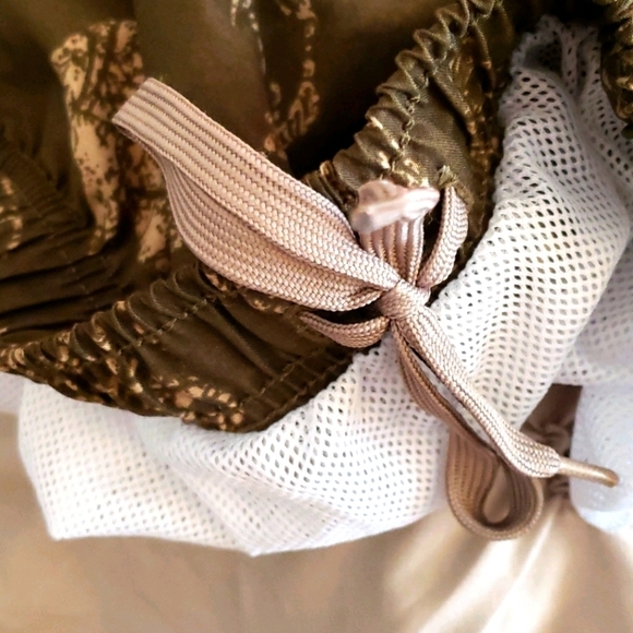 Covington Trunks Khaki Green w/Tan Tropical Fish - Picture 4 of 5